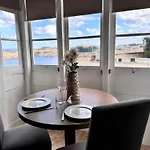 Modern 1bdr With Wifi & Harbour Views! 公寓 *