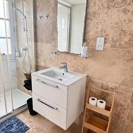 Apartment Modern 1bdr With Wifi & Harbour Views! *