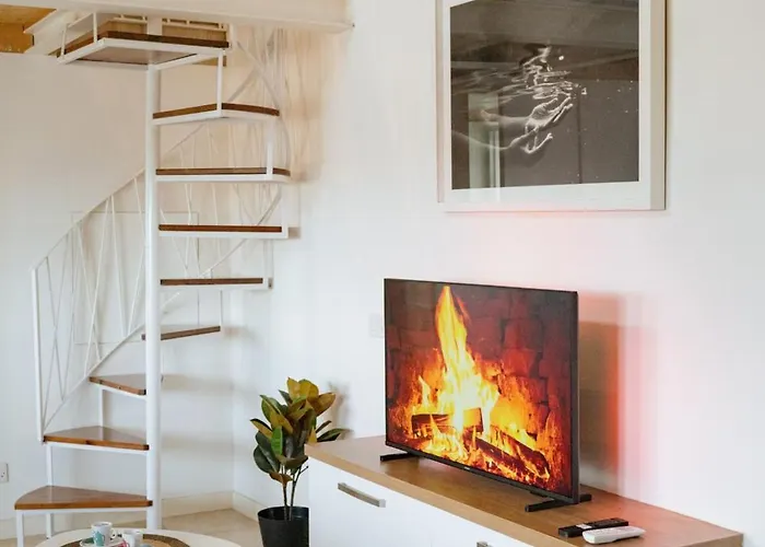 Modern 1bdr With Wifi & Harbour Views! *