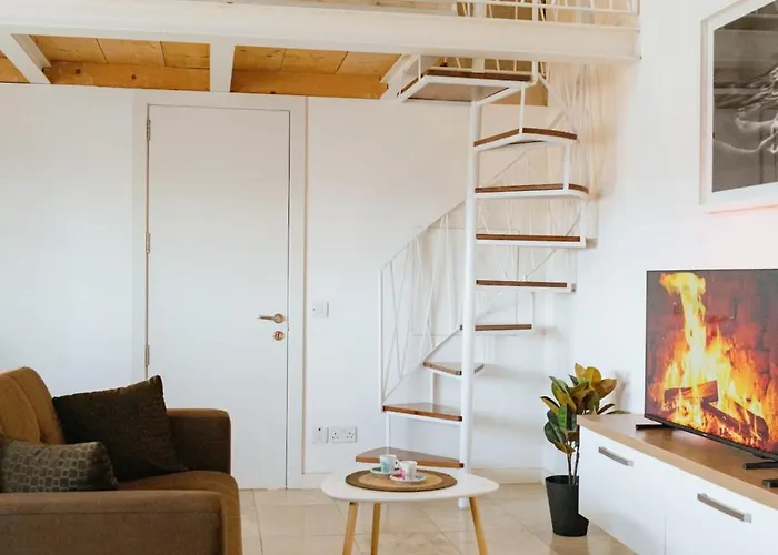 Modern 1bdr With Wifi & Harbour Views!